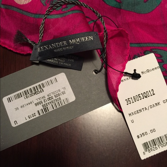 Alexander McQueen - Picture 4 of 5